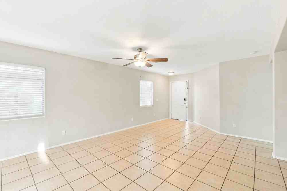 1629 W Burgess Ln - Photo 5 of 16