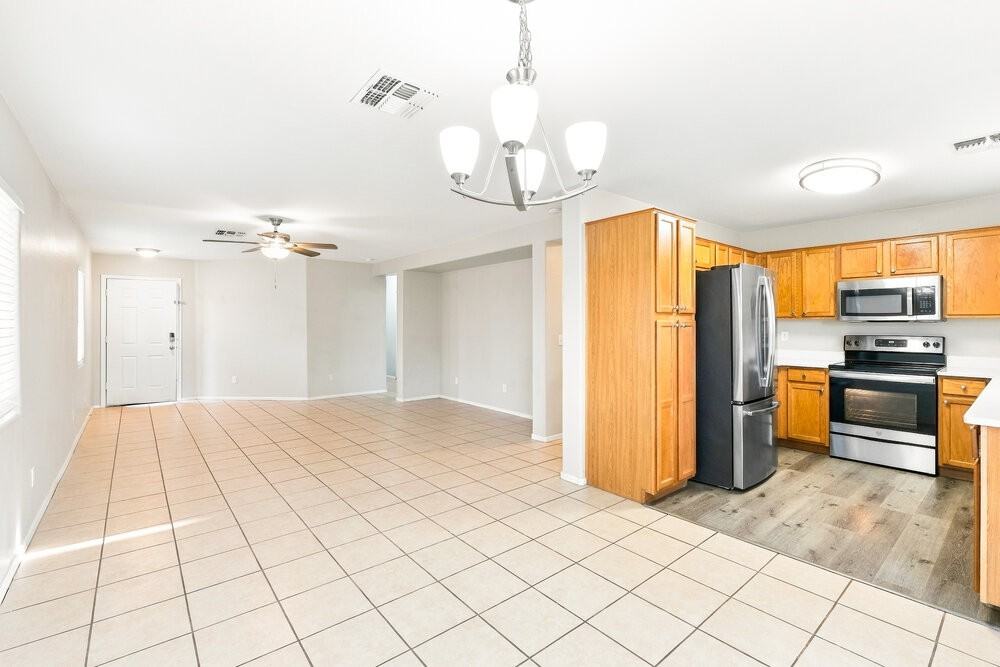 1629 W Burgess Ln - Photo 7 of 16