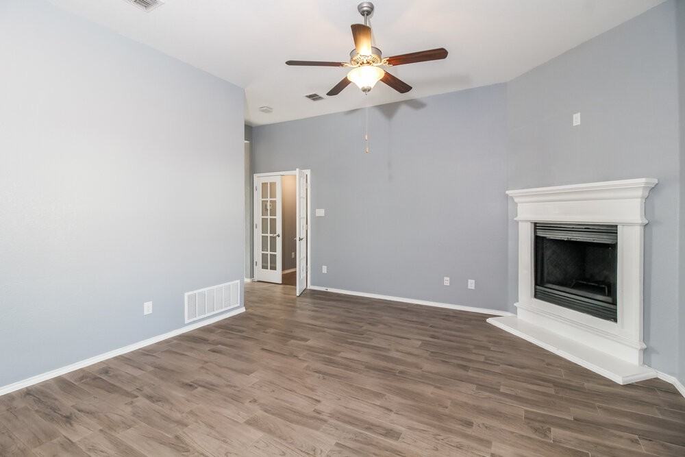 6825 Waterhill Ln - Photo 4 of 16