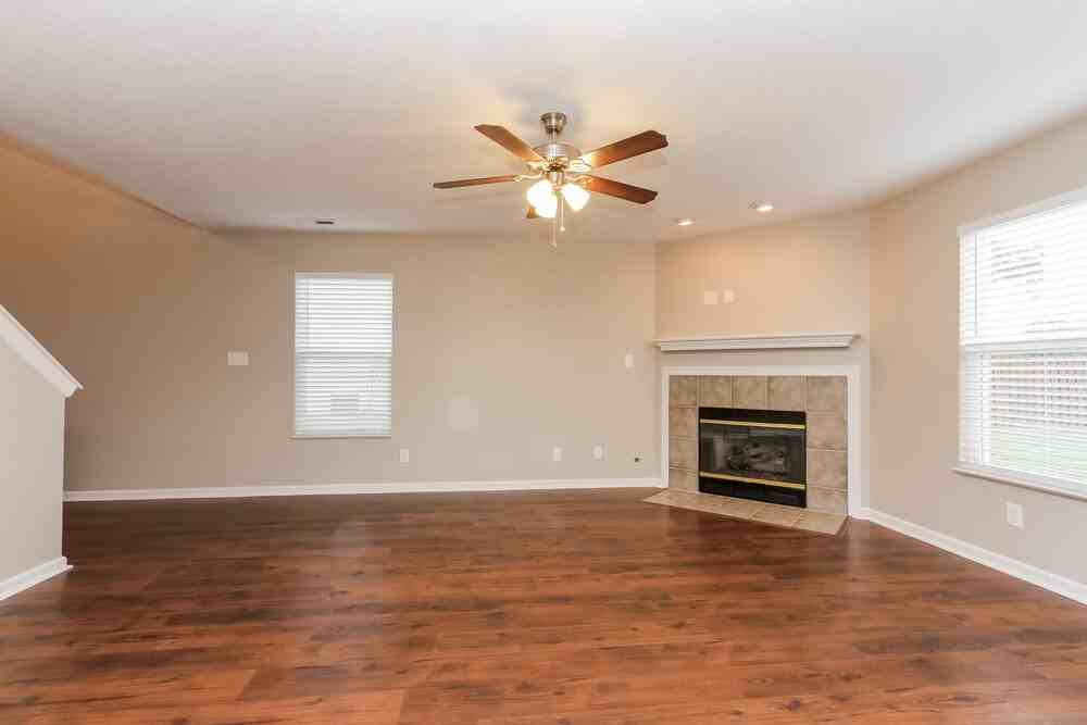 8047 Twin River Dr - Photo 4 of 15