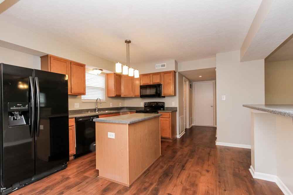 8047 Twin River Dr - Photo 7 of 15
