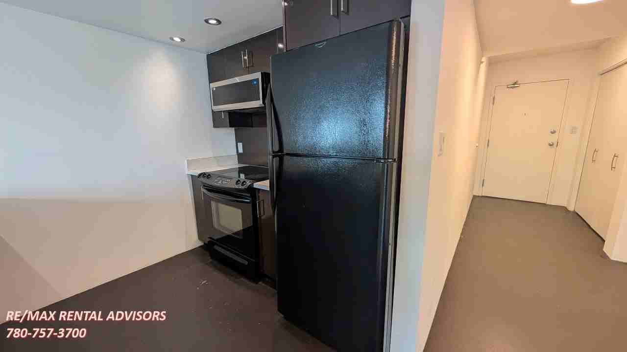 188 15 Ave Sw - Photo 3 of 24
