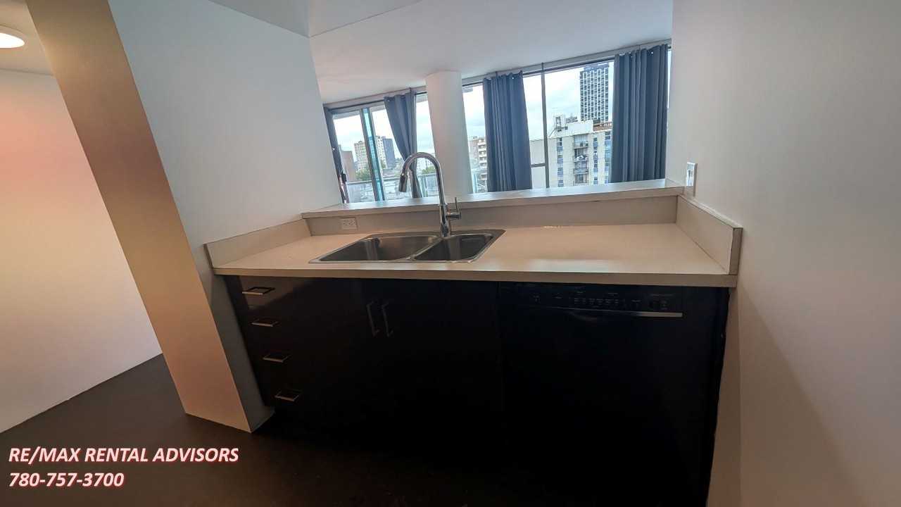 188 15 Ave Sw - Photo 4 of 24