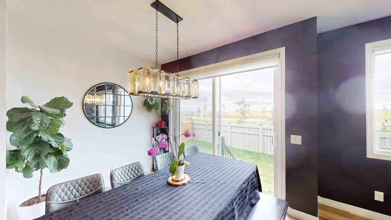 228 Magnolia Cres Se - Photo 3 of 26