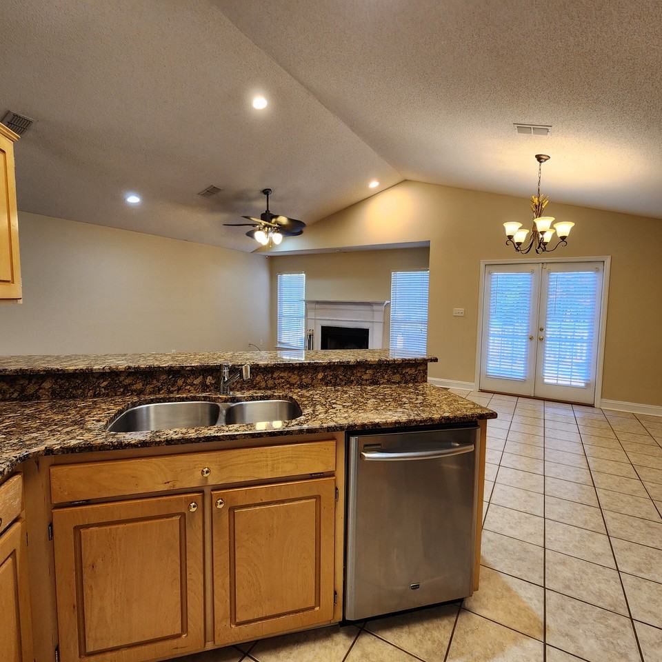 3631 Club Dr #1 - Photo 4 of 15