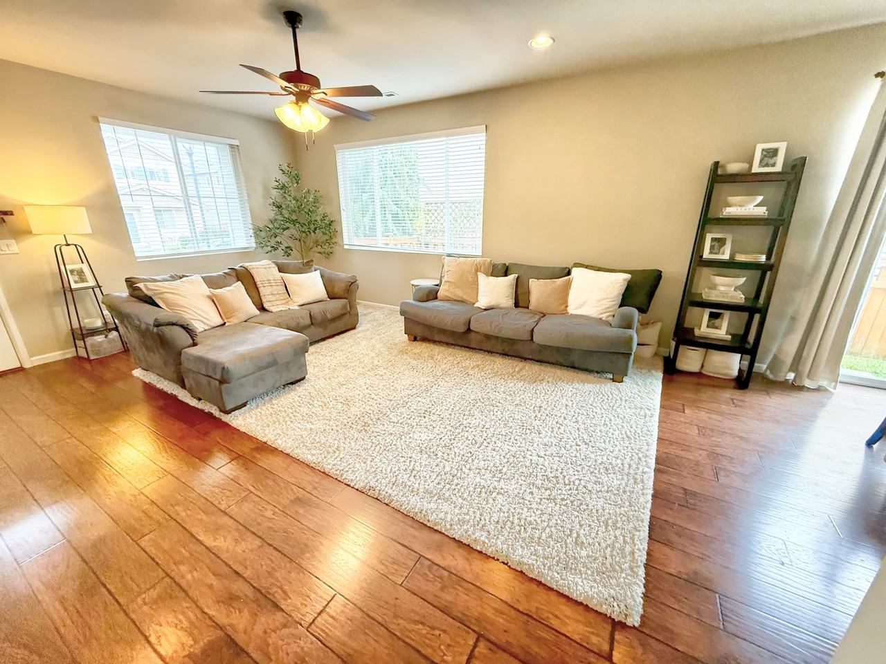 3326 Hydra St Ne #1 - Photo 4 of 28
