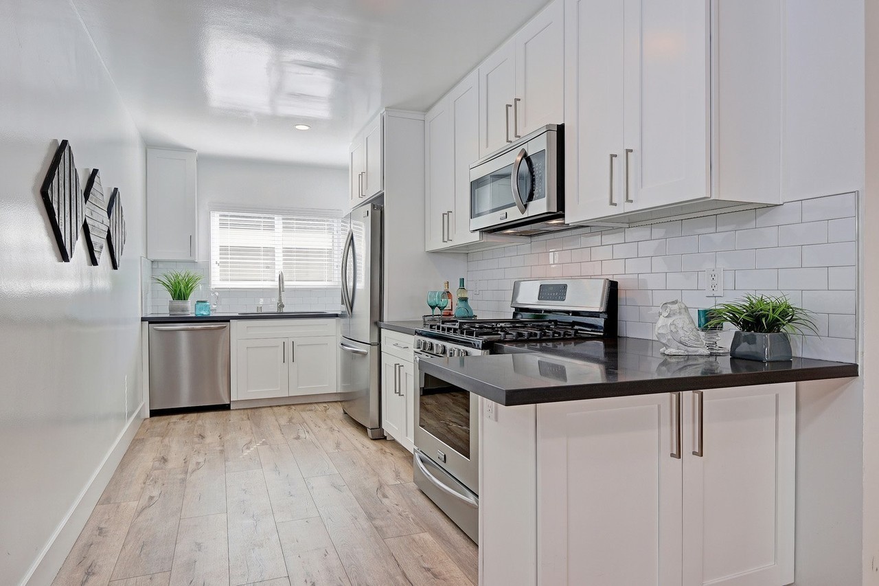 1750 Sycamore LLC - Photo 3 of 44