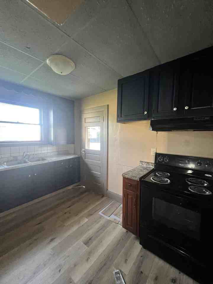 402 Cleveland Ave #1 - Photo 3 of 21
