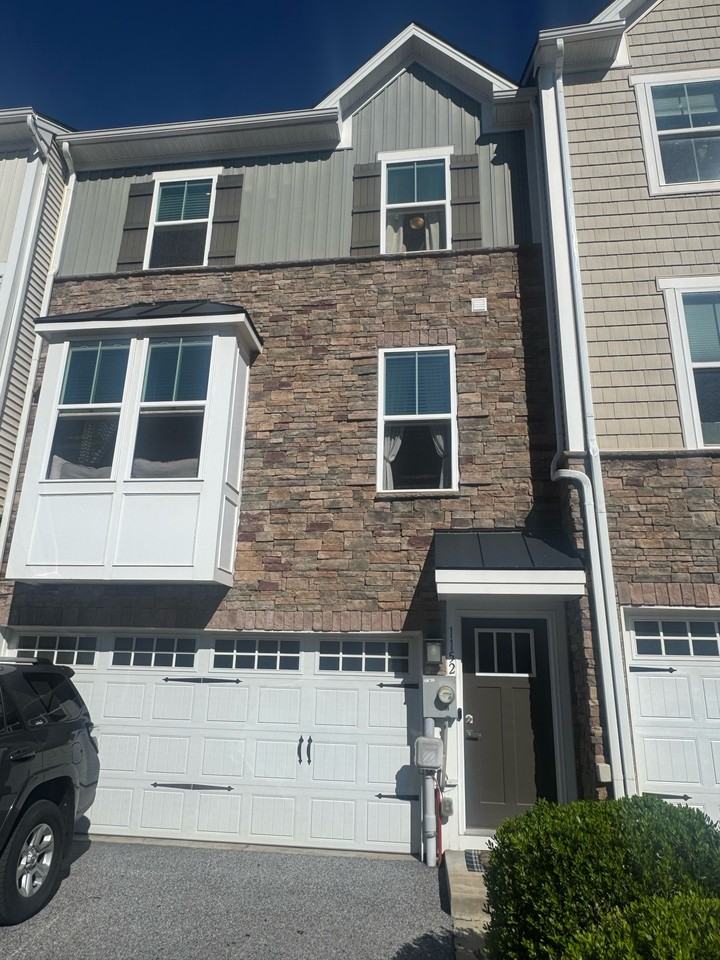 1152 Rosecroft Ln #1