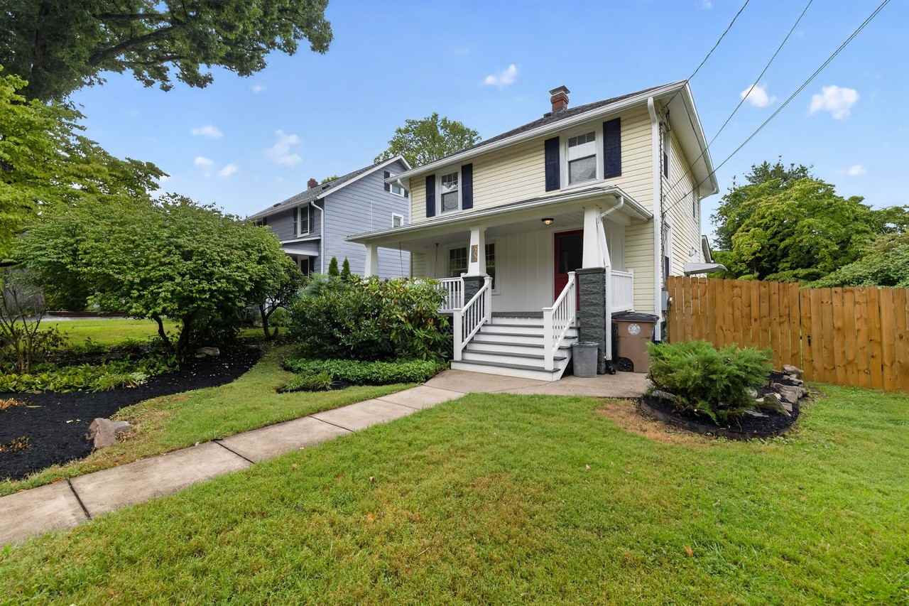 907 Grandin Ave #1 - Photo 2 of 29