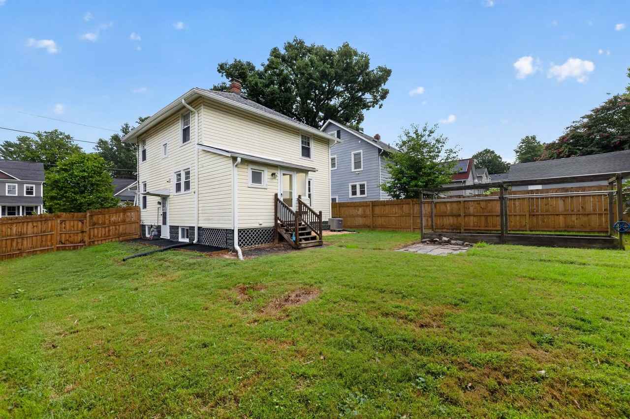 907 Grandin Ave #1 - Photo 3 of 29
