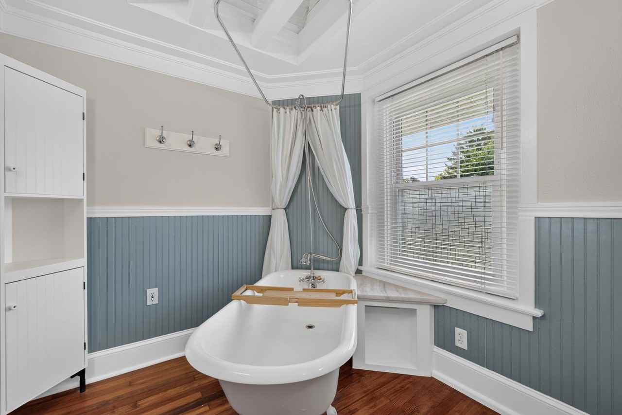 907 Grandin Ave #1 - Photo 5 of 29