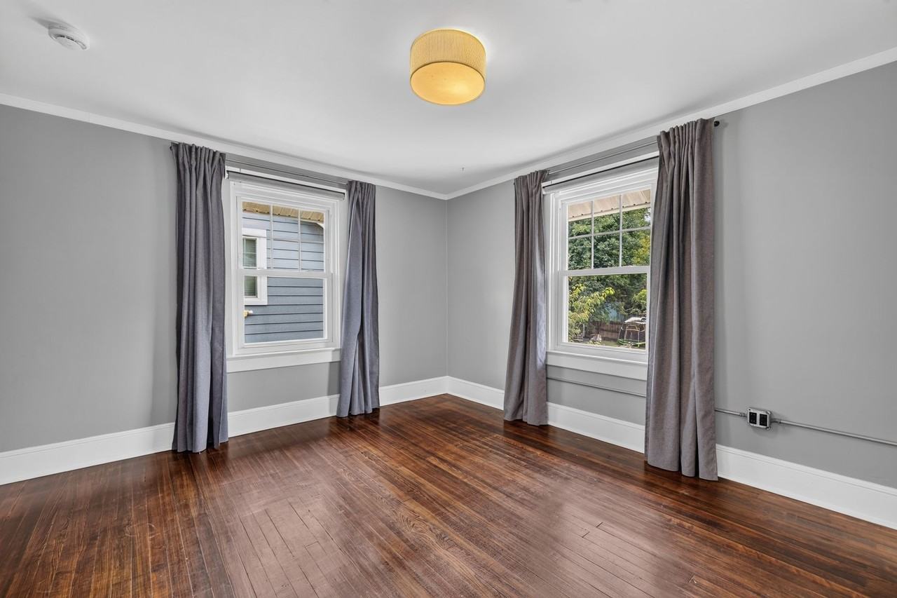907 Grandin Ave #1 - Photo 7 of 29