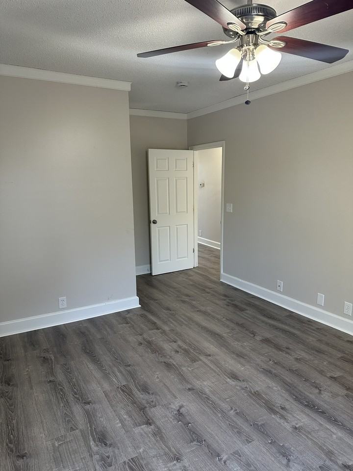 116 N Aurora St #A - Photo 7 of 16