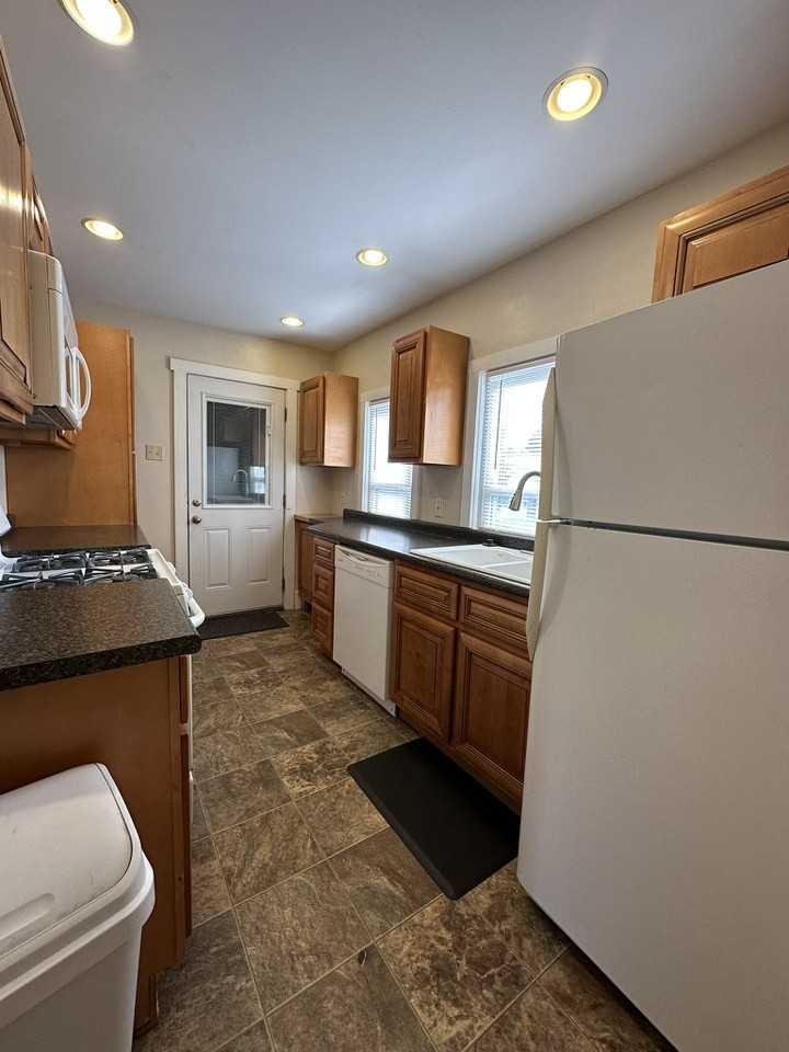 310 Rose St #1 - Photo 7 of 21