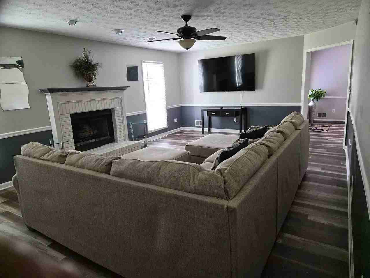 203 Hayes Ln - Photo 5 of 13
