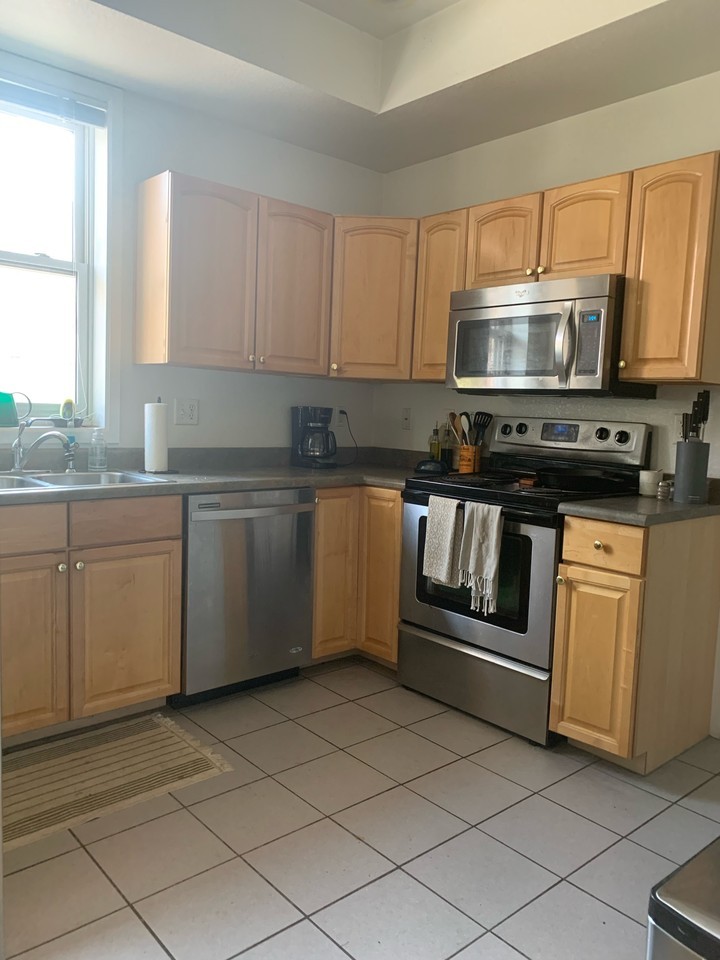 1647 N Clarkson St #1 - Photo 7 of 17