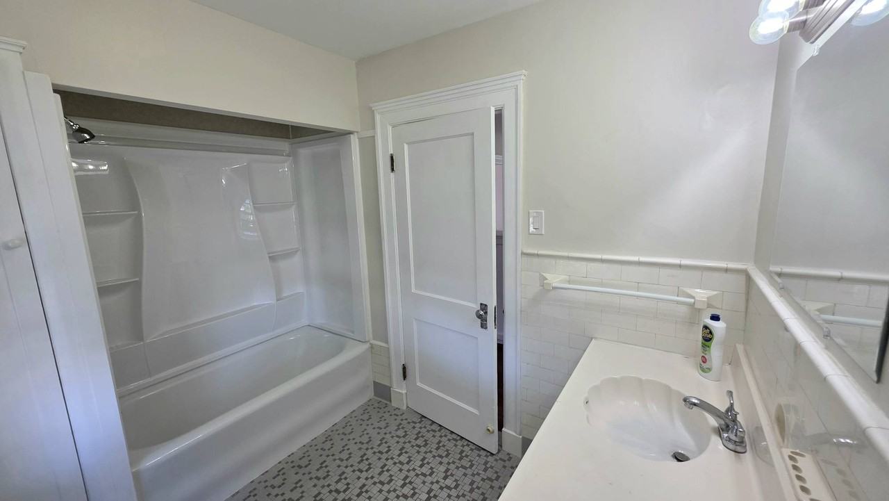 231 Mendon Ave #2 - Photo 4 of 8
