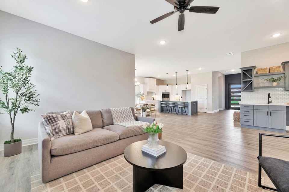 4658 W Emerald Bay Ct #1 - Photo 3 of 23
