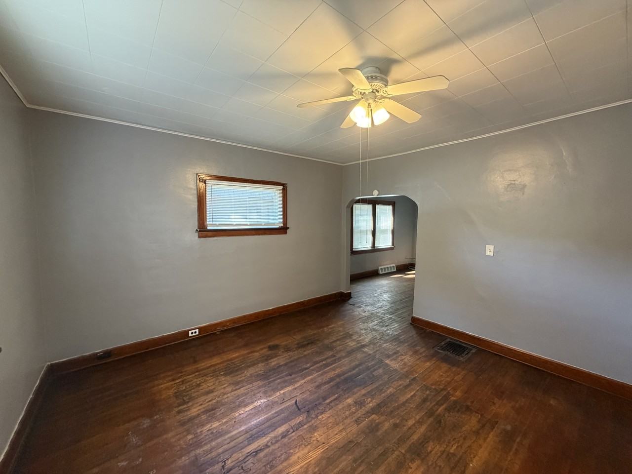 7204 Lawn Avenue - Down Front - Photo 2 of 11