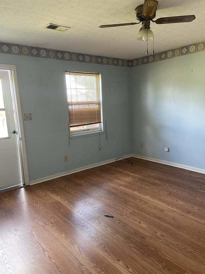 106 Cecil Ct #1 - Photo 3 of 8