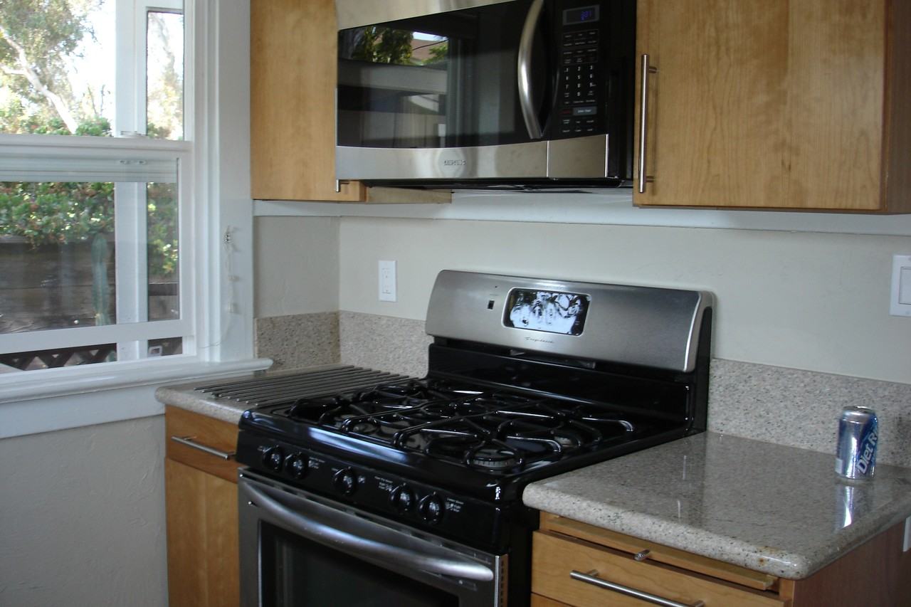 3161 Ivy St - Photo 3 of 9