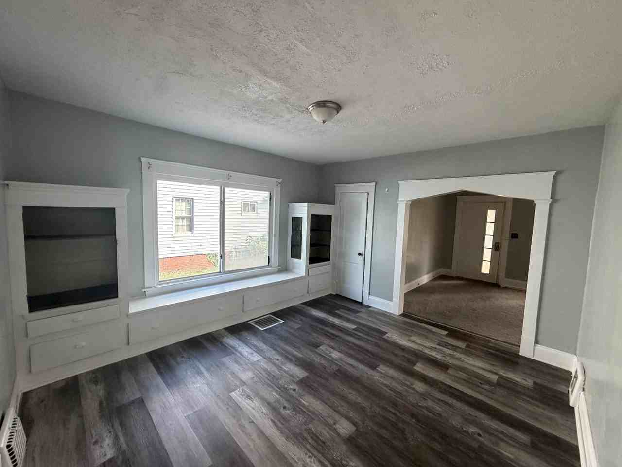 13709 Rugby Rd - Photo 2 of 14