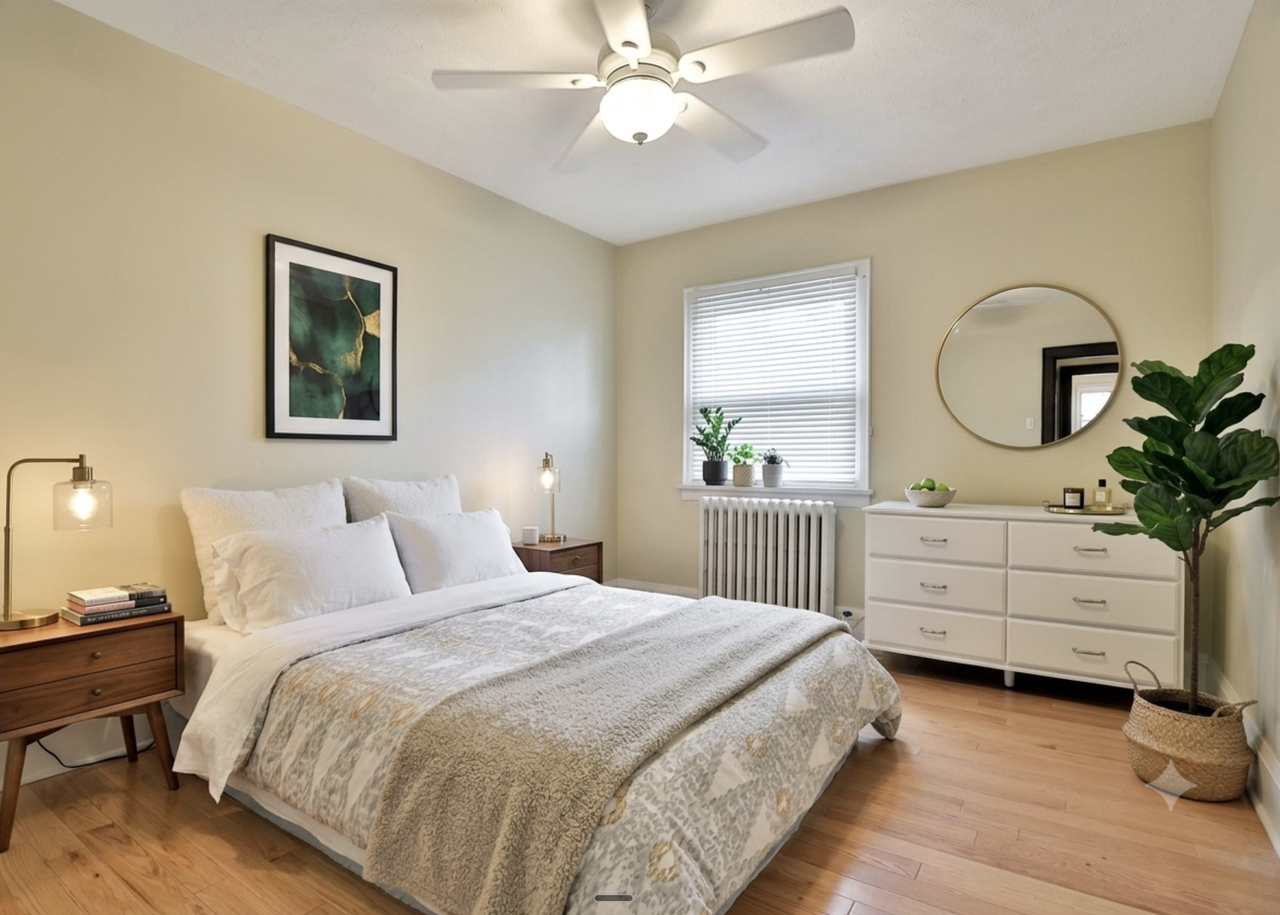 445 Glenlake Avenue - Photo 6 of 14