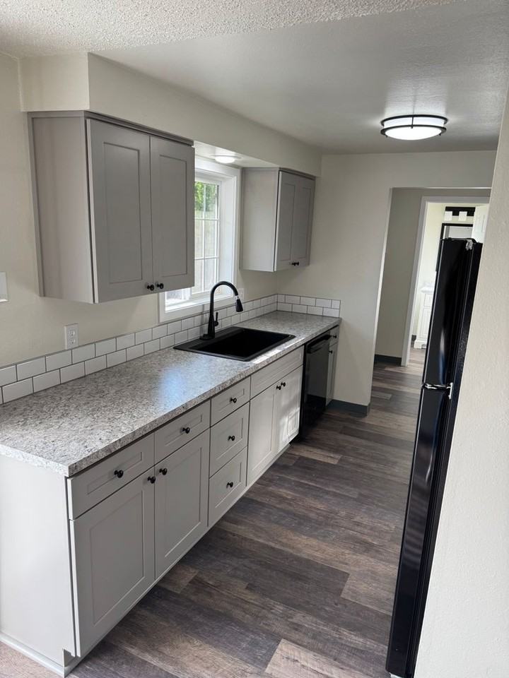 4355 Sean St - Photo 6 of 24