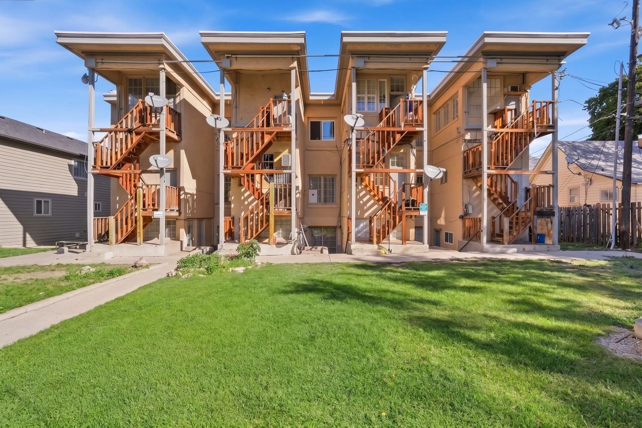 Gatsby Apartments - Photo 3 of 10