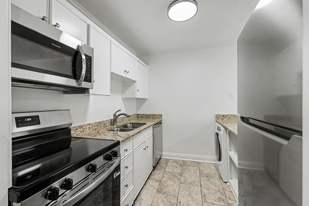 116 Harding Pl #1 - Photo 3 of 11