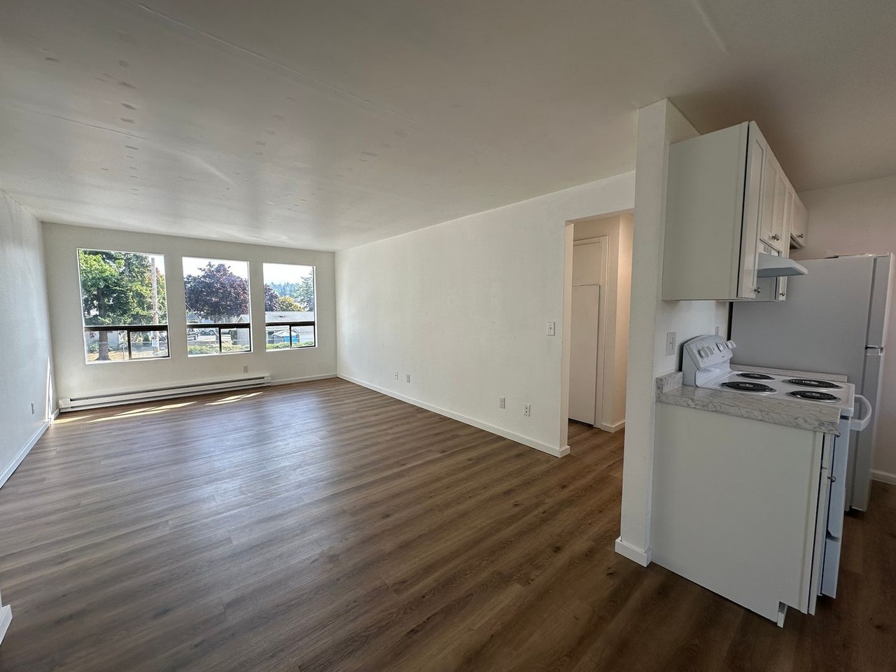 2328 Queen St #6 - Photo 5 of 19