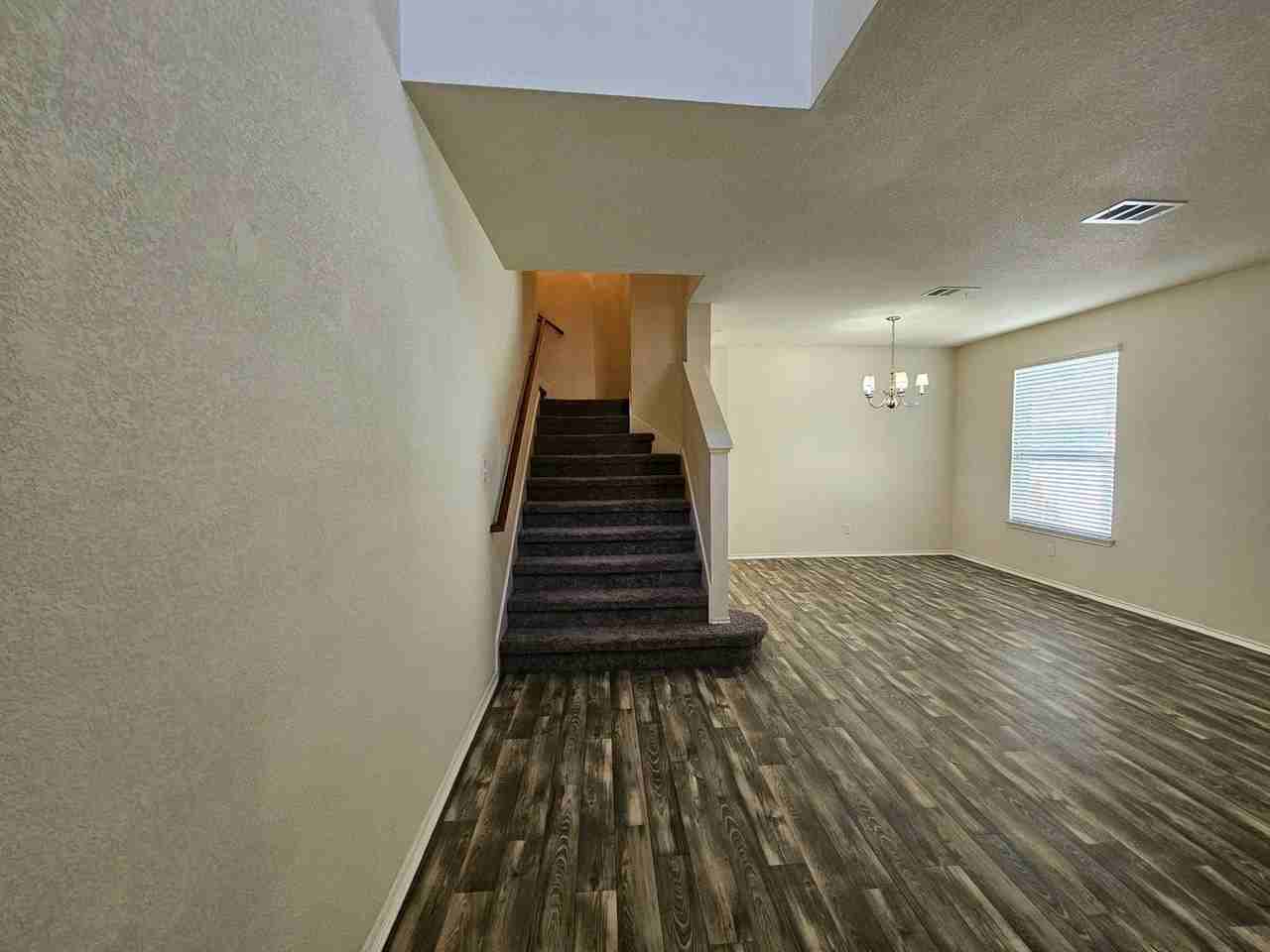 4302 Cessnock Dr - Photo 3 of 38