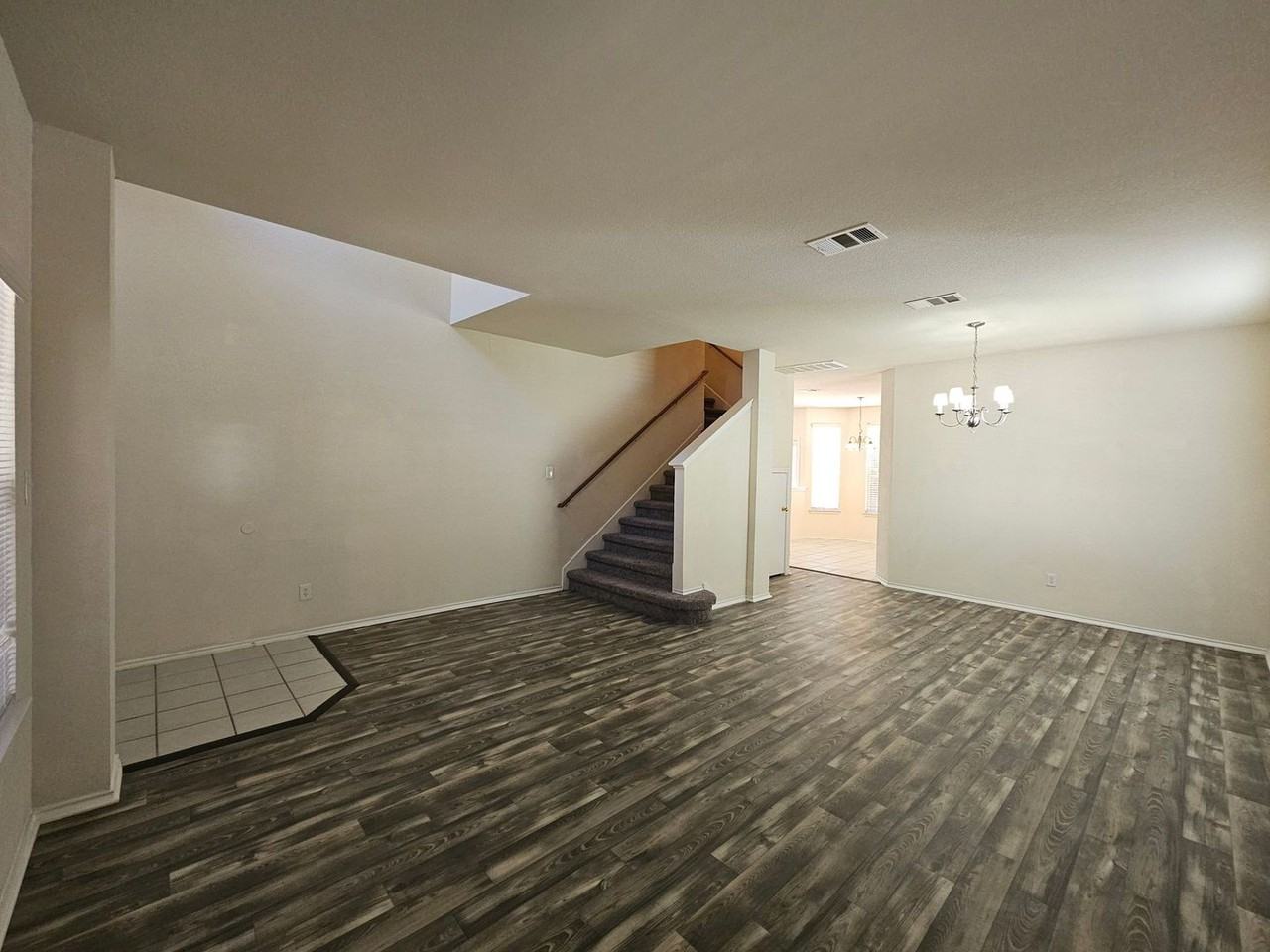 4302 Cessnock Dr - Photo 6 of 38