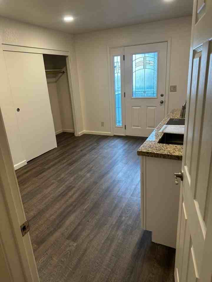 124 Fontana - Photo 2 of 17