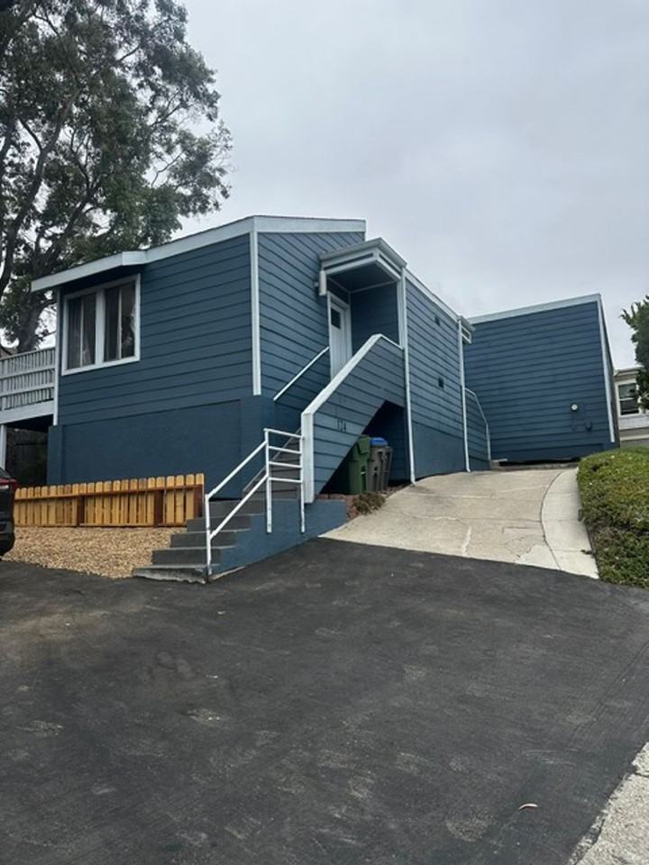 124 Fontana - Photo 4 of 17