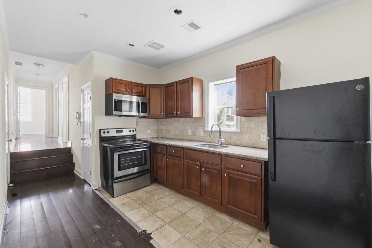 1832 N 18th St #B - Photo 5 of 13