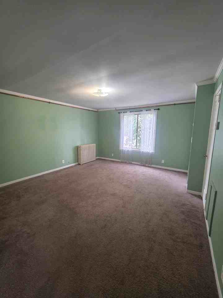214 1st St N #A - Photo 2 of 10