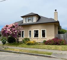 featured image of 251 15th St #B