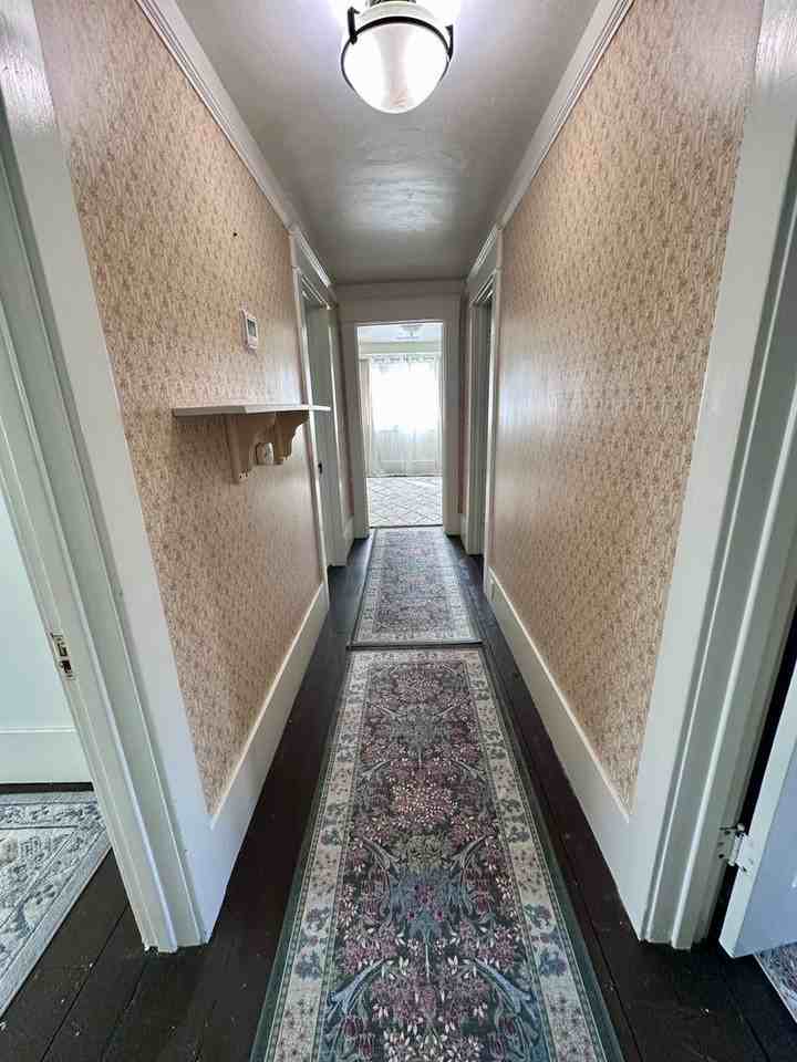 251 15th St #B - Photo 5 of 21
