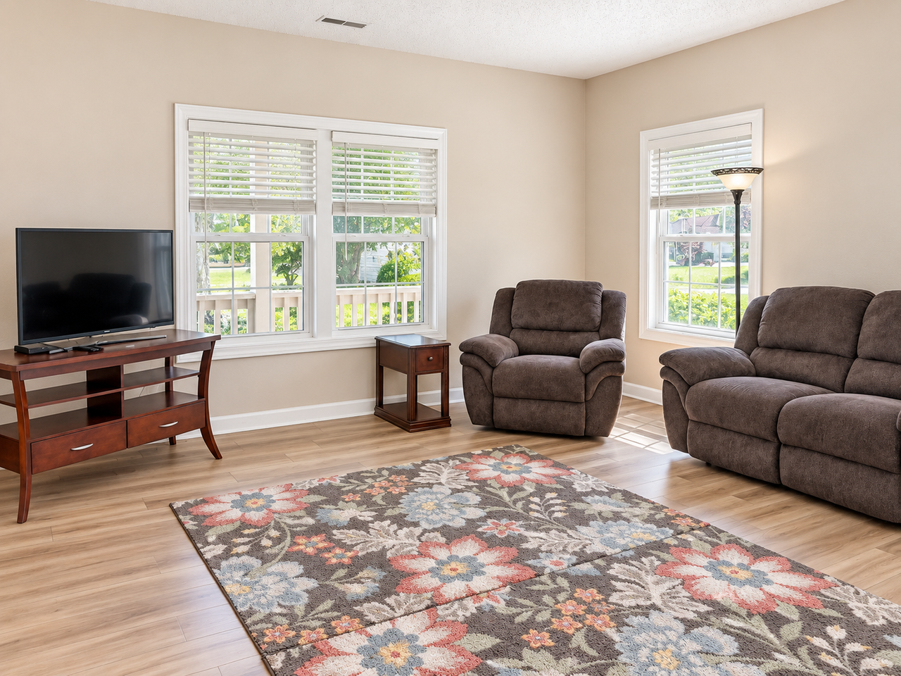 3533 S Glasgow Cir - Photo 3 of 19