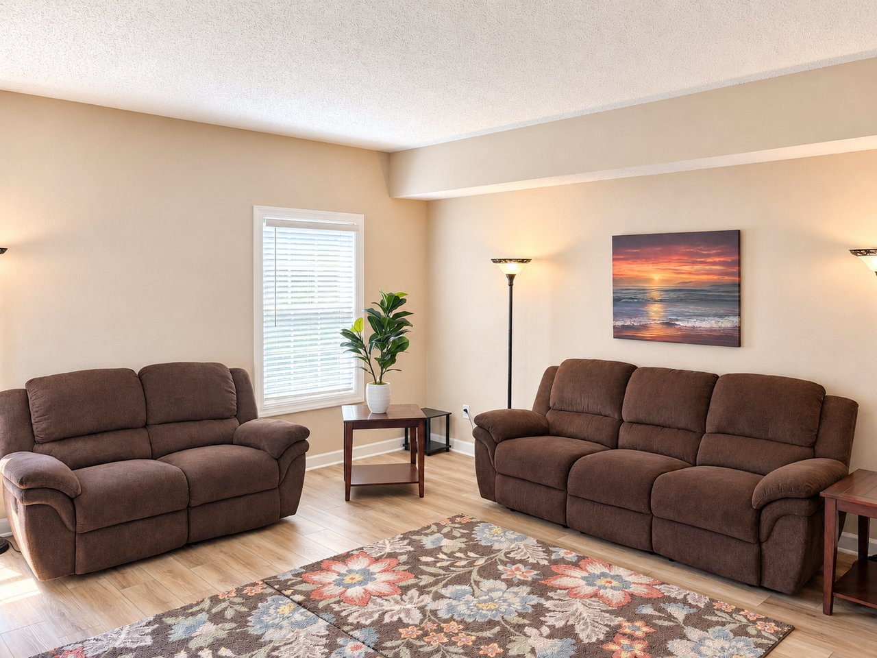 3533 S Glasgow Cir - Photo 4 of 19