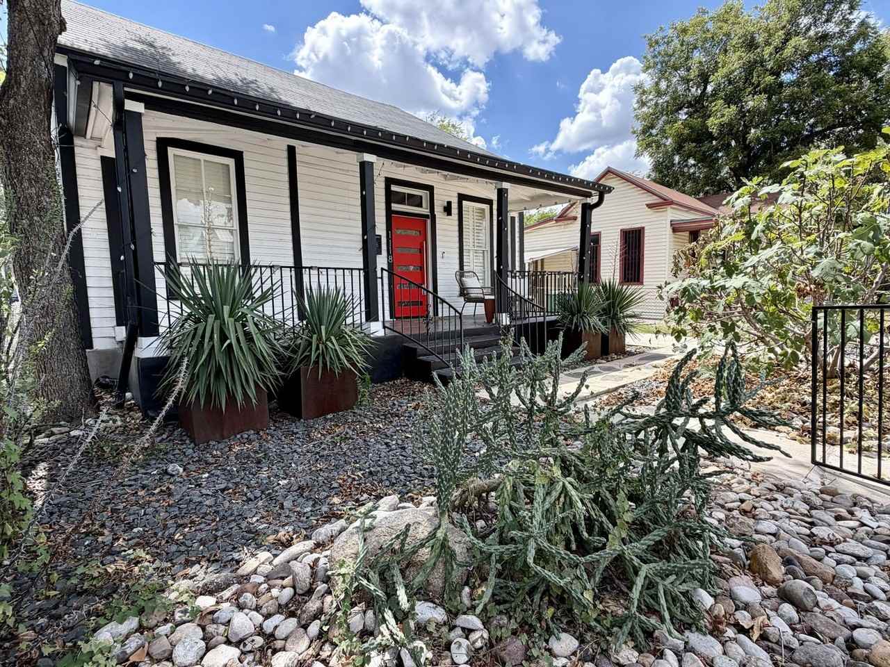 1118 Nolan St