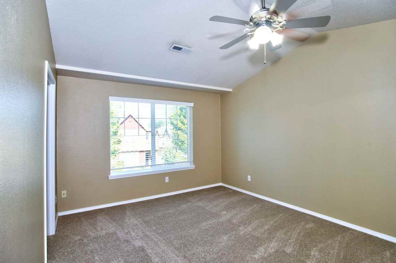 1622 Sw San Mateo Ter #1 - Photo 5 of 10