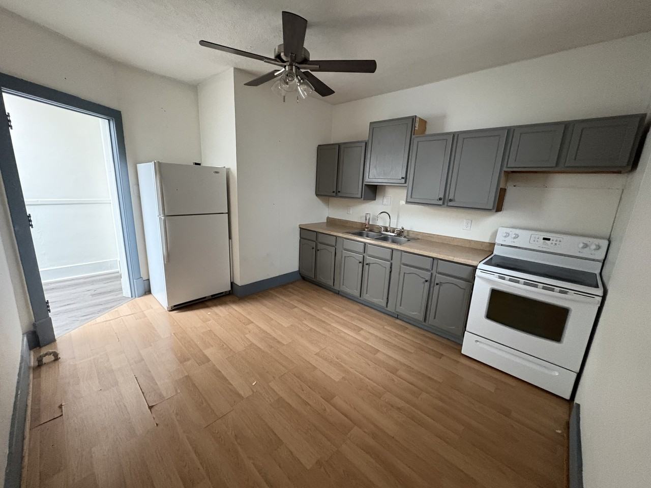 208 N Maple St #3 - Photo 4 of 5