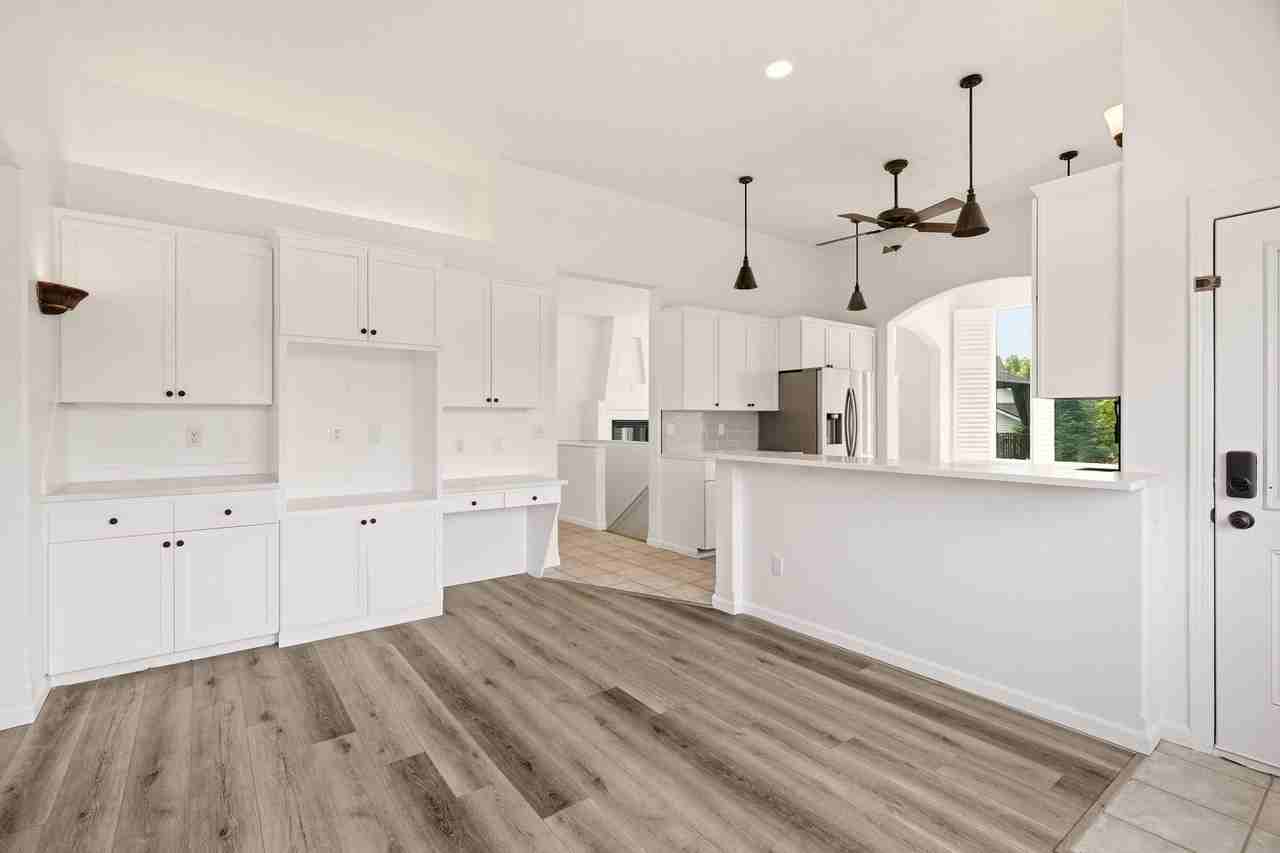 23104 E Broadway Ave #1 - Photo 3 of 22