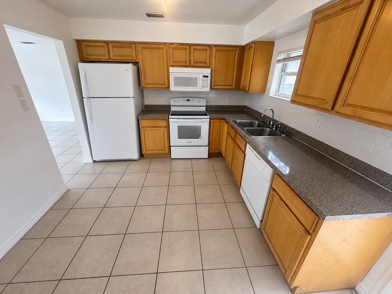 3409 E Fern St #1 - Photo 3 of 10