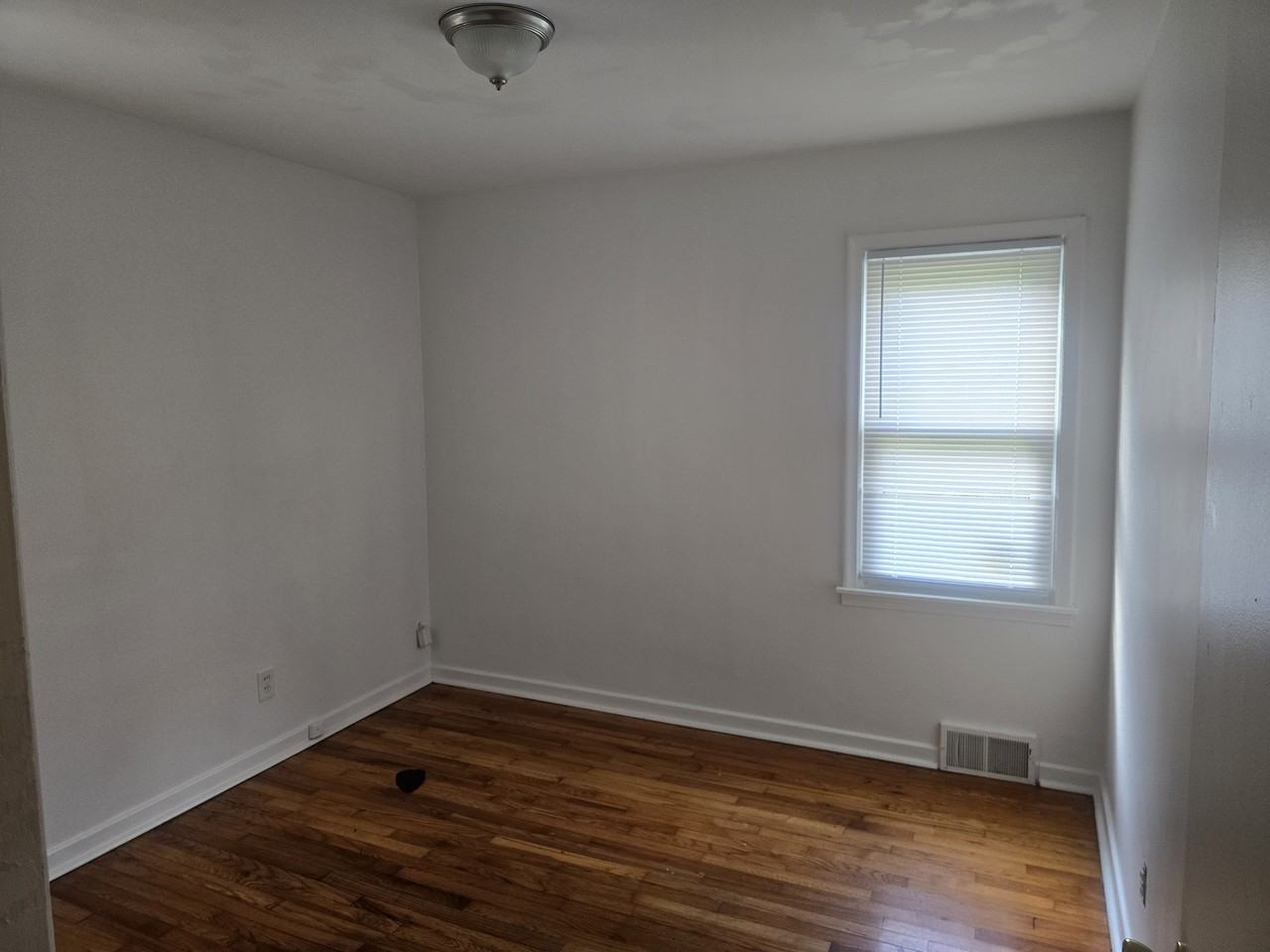 19674/60 Irvington St #1 - Photo 6 of 12