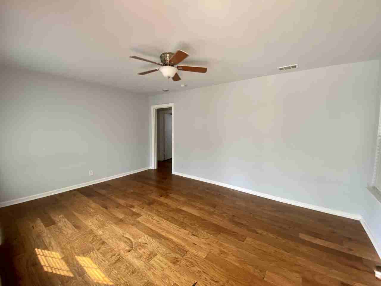 609 W Odell St - Photo 5 of 5