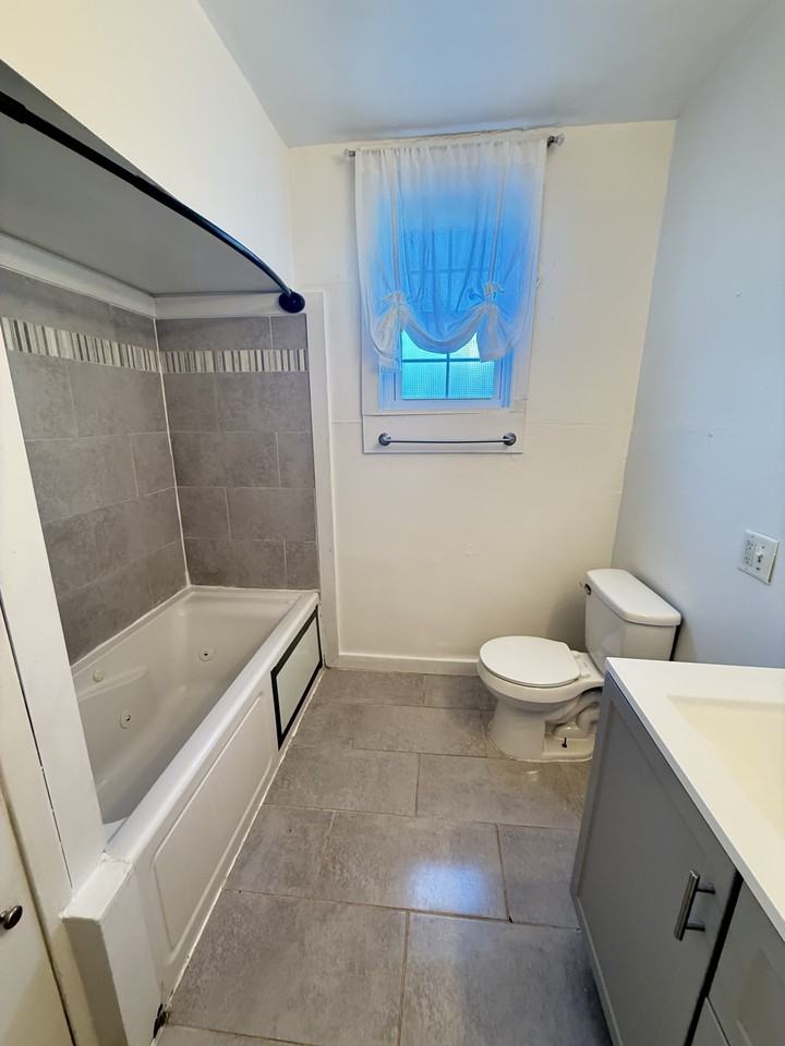 4235 Coliseum St - Photo 2 of 8